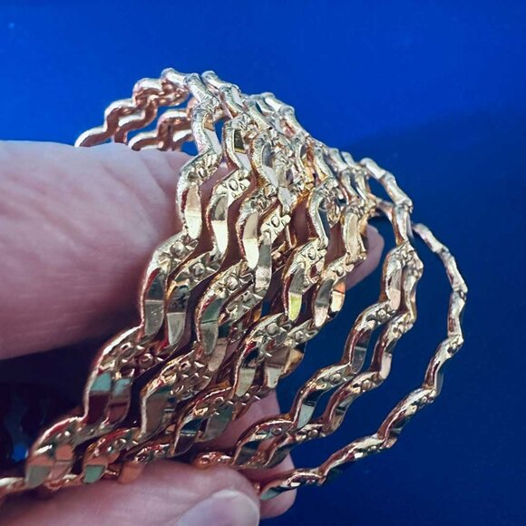 Set of 12 Gold-Tone 22K Style Textured Bangles – Bollywood / Indian Bridal Style - Picture 2 of 6